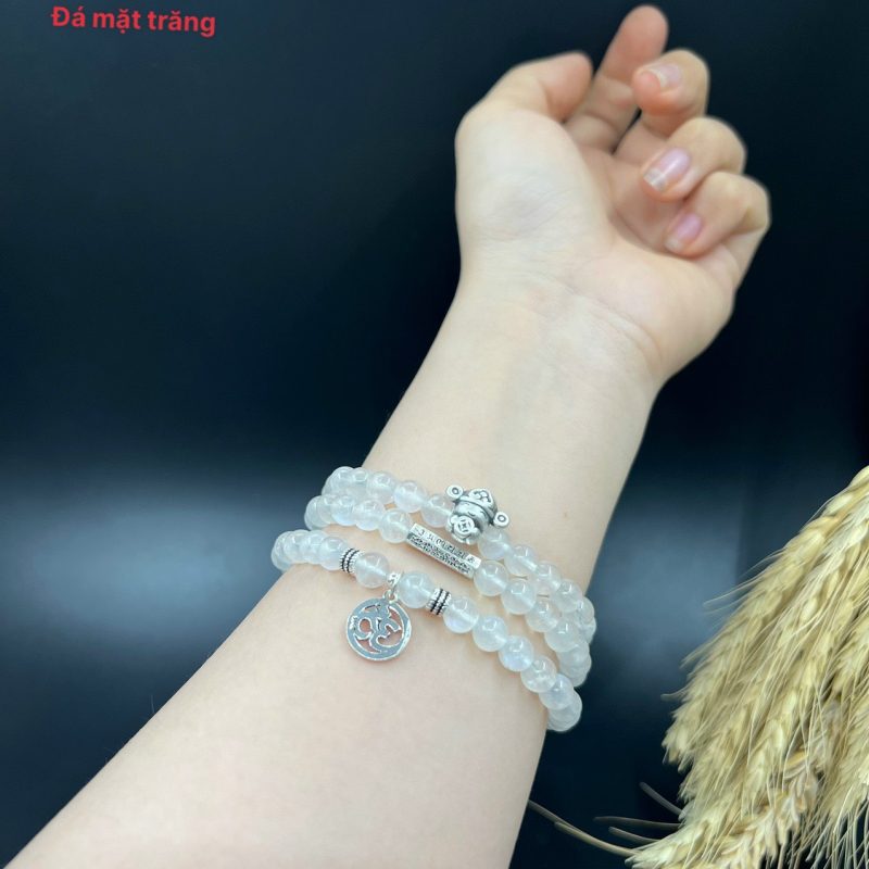 Vòng mẫu sử dụng 75 viên nhiều loại đá khác nhau size bé