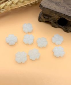 Alternative view of Charm đá nối cỏ 4 lá bằng đá dolomit màu trắng - CBLBN01