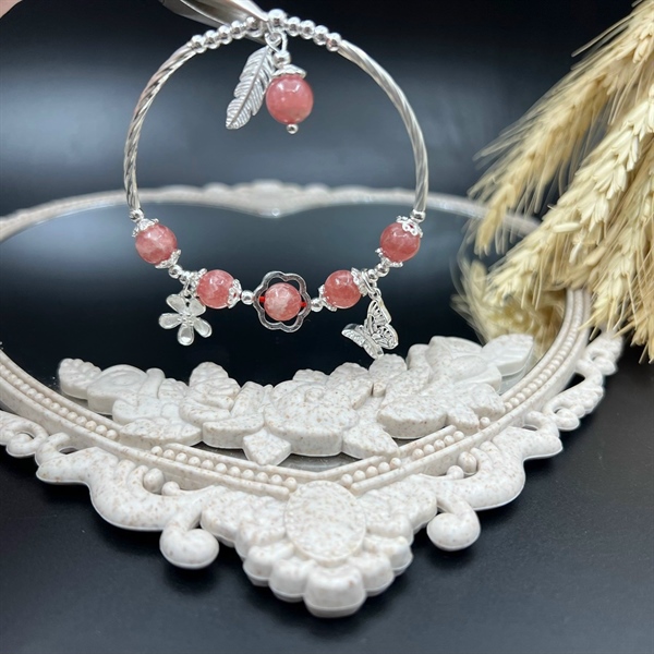Vòng phong thủy mix charm bướm, lông vũ và hoa 5 cánh bạc 925 - VT2400022 - Ảnh 2