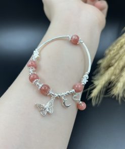 Vòng đá đào hoa mix charm bướm bạc 925 - VT2400097DDHO