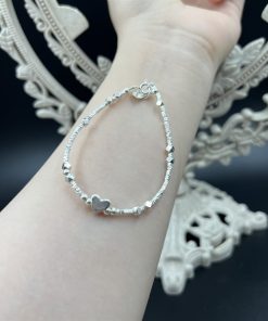 Alternative view of Lắc bạc chặn vuông trái tim - VT2400100KODA