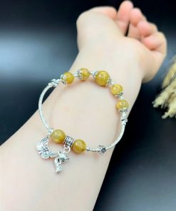 Alternative view of Vòng đá tự nhiên mix charm hồ ly và bướm - VT2400002TATV